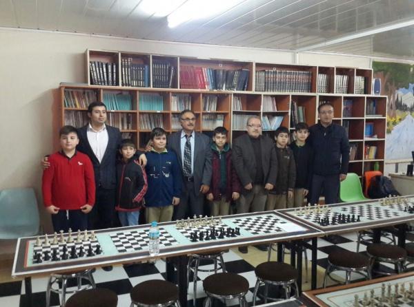 Satranç Turnuvasında Derece Kazanan Öğrencilerimiz